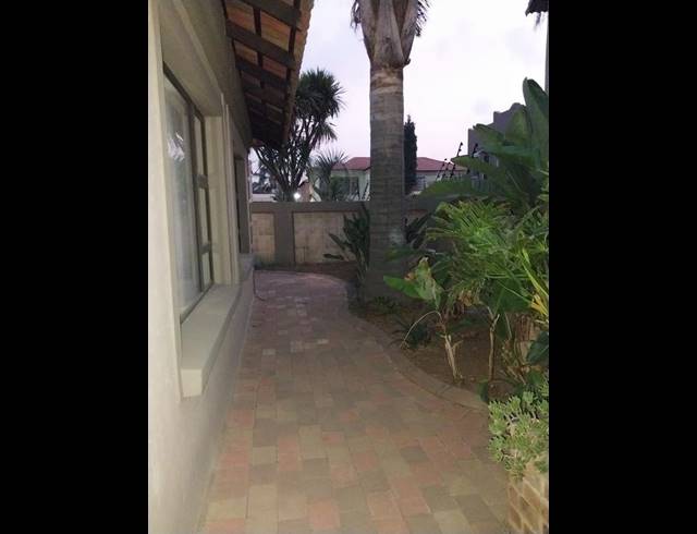 3 BEDROOM CLUSTER FOR SALE IN SONNEVELD